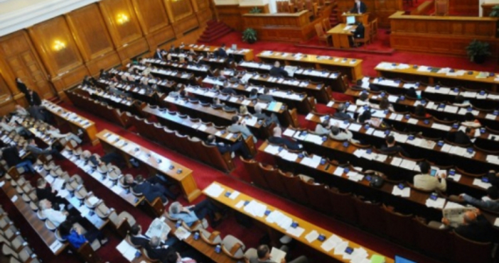 Снимка БулфотоДепутатите в парламента изразиха политическа подкрепа за действията на