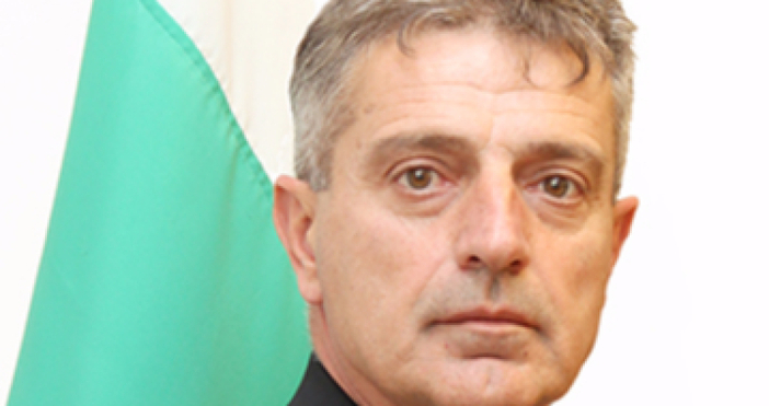 Вицеадмирал Емил Ефтимов ще изпълнява временно длъжността началник на отбраната