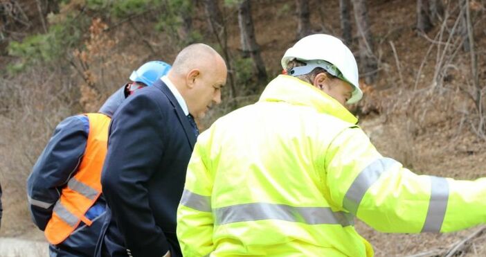 Снимка Министерски съветПремиерът Бойко Борисов инспектира полагането на тръбите на