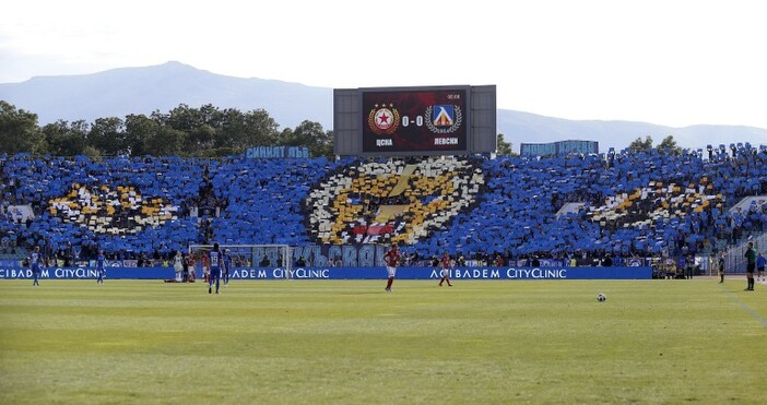 Футболист на Левски е с температура и симптоми на вирусно