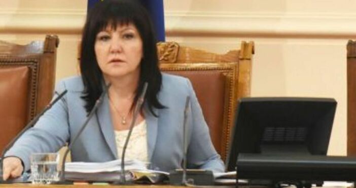 Председателят на Народното събрание Цвета Караянчева няма да се съобрази