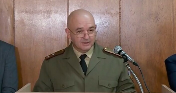 Председателят на Националния оперативен щаб генерал майор професор д р Венцислав Мутафчийски