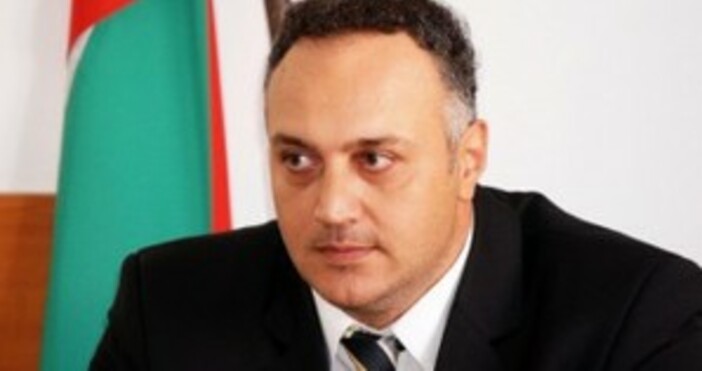 Областният управител Стоян Пасев коментира ситуацията със завърнали се от