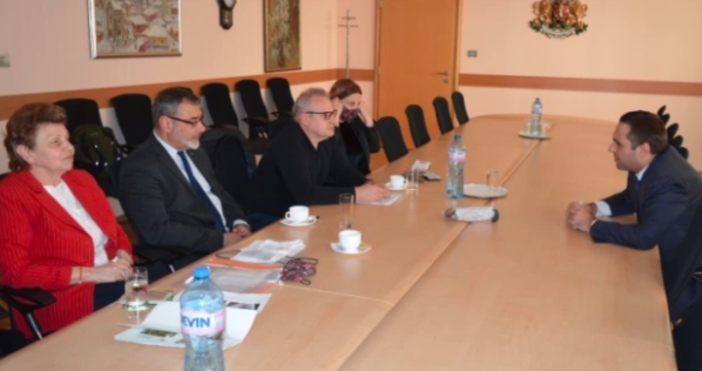 Министърът на икономиката Емил Караниколов проведе среща с български производители