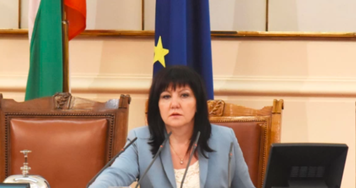 Снимка БулфотоПредседателят на Народното събрание Цвета Караянчева свиква извънредно пленарно заседание на