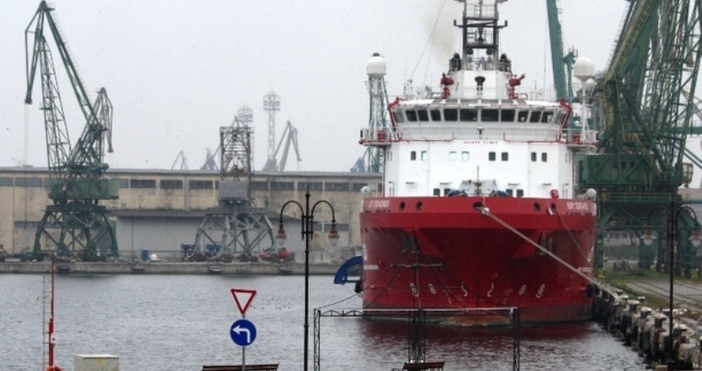 Екипажите на кораби пристигащи във Варна нямат право да слизат