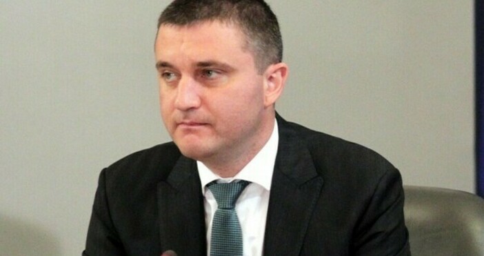 Финансовият министър Владислав Горанов заложи при най негативен сценарий 3 спад