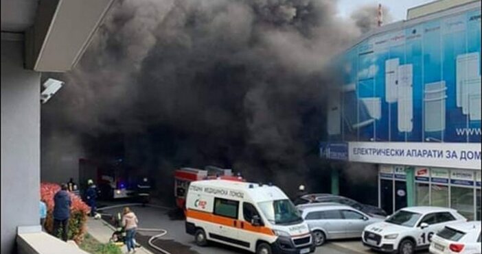 Снимка ФлагманПоследни подробности за пожара който избухна в търговския обект