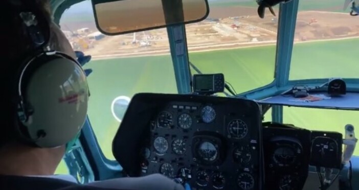 Източник и видео фейсбукПремиерът Бойко Борисов провери от хеликоптер напредъка