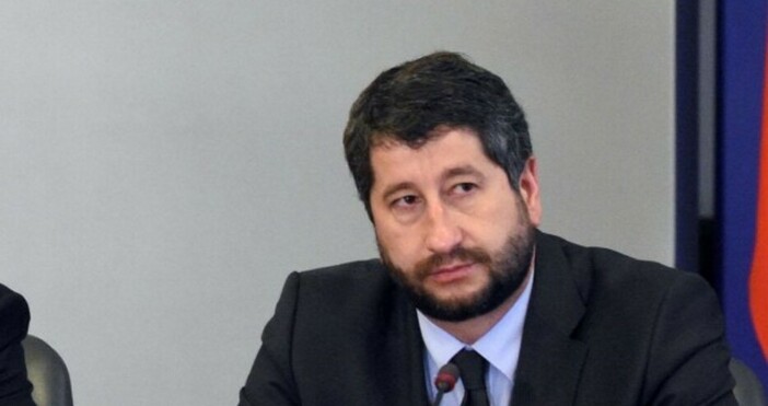 Бившият правосъден министър Христо Иванов е призован за разпит в