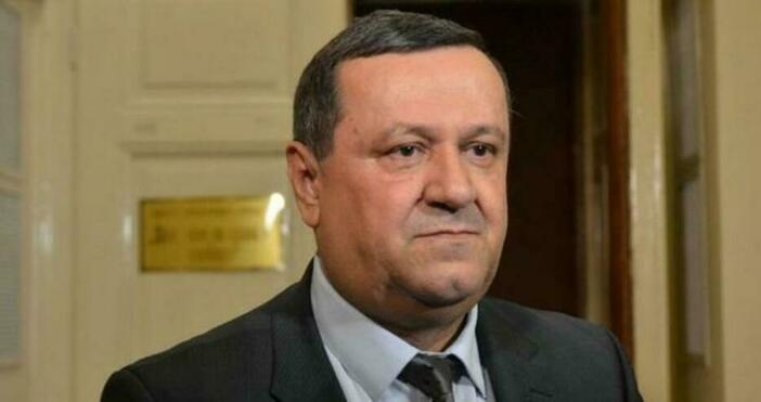 Първият диагностициран с коронавирус български депутат Хасан Адемов е изписан от болница  Той