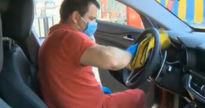 БНТОбщественият транспорт в големите градове и почти празен хората предпочитат