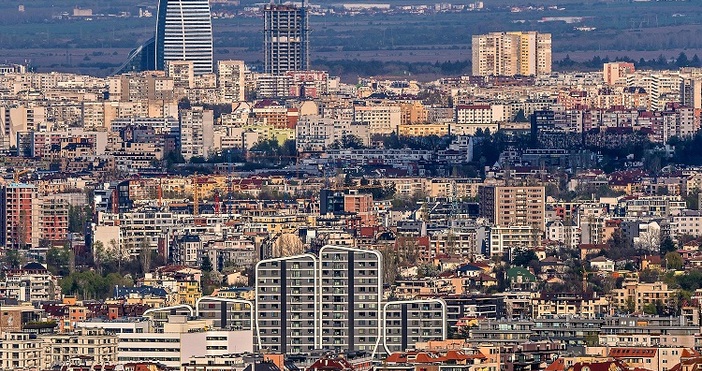 Снимки БулфотоВъздухът в София се прочисти по време на великденските