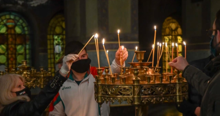 Снимка БулфотоДнес на втория ден след Великден според православната традиция