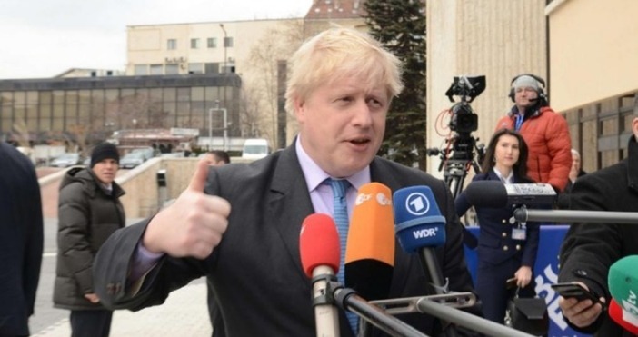 Британският премиер Борис Джонсън се връща официално на работа в понеделник след