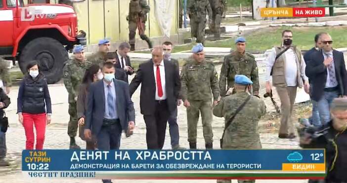 Премиерът Бойко Борисов е на изненадващо посещение в село Црънча,