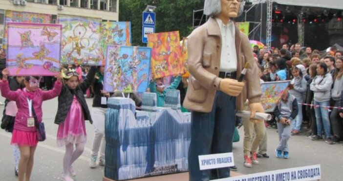 снимка БулфотоЛегендарният карнавал в Габрово който ще се проведе днес