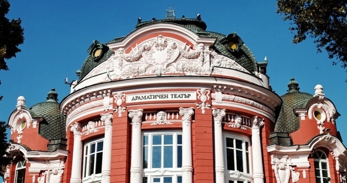 Варненският театър Стоян Бъчваров ще обособи открита сцена на гърба