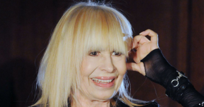 Снимка БулфотоПримата на българската популярна музика Лили Иванова поздрави българите