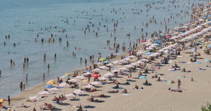 Снимка БулфотоВсички нощни заведения в курорта Албена се затварят от днес по