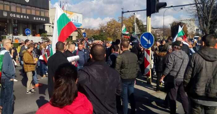Кадър Фейсбук Варна срещу МафиятаПротест се организира и във Варна