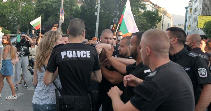 Снимка БулфотоПо данни на Пирогов има двама приети след протестите