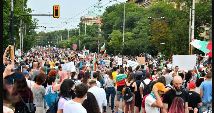 снимка БулфотоБез инциденти приключи деветият антиправителствен протест Спокойно преминаха демонстрациите
