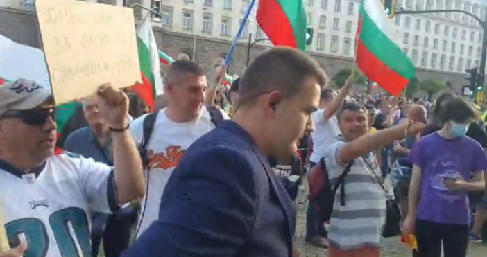 Недоволството на българския народ за 15-и пореден ден изкара хиляди