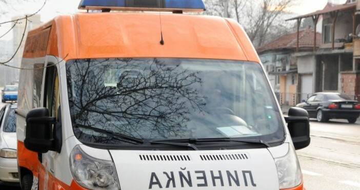 Снимка: БулфотоВерижна катастрофа между три автомобила е станала на пътя Бургас - кв.