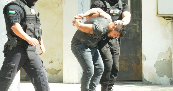 Снимки БулфотоПолицейска спецоперация срещу битовата престъпност се провежда в ромския