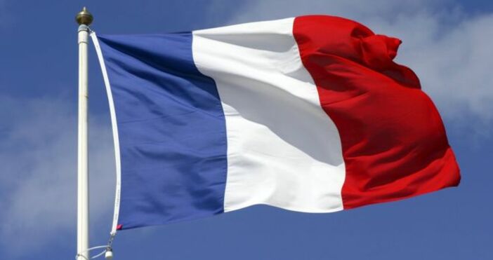 Икономиката на Франция се сви с рекордни близо 14 през
