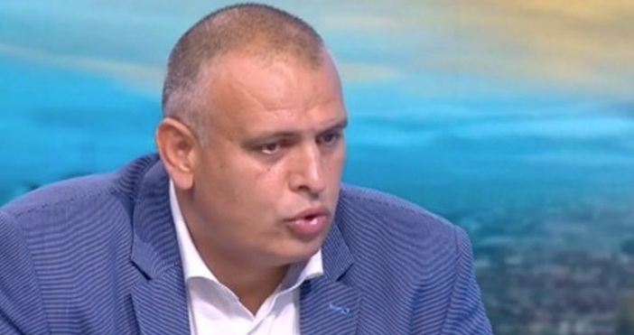 кадър bTVПредседателят на Управителния съвет на Агенция Пътна инфраструктура Георги Терзийски