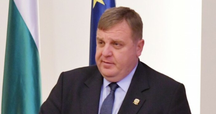 Снимка БулфотоВчера вицепремерът и министър на отбраната Красимир Каракачанов изказа мнение