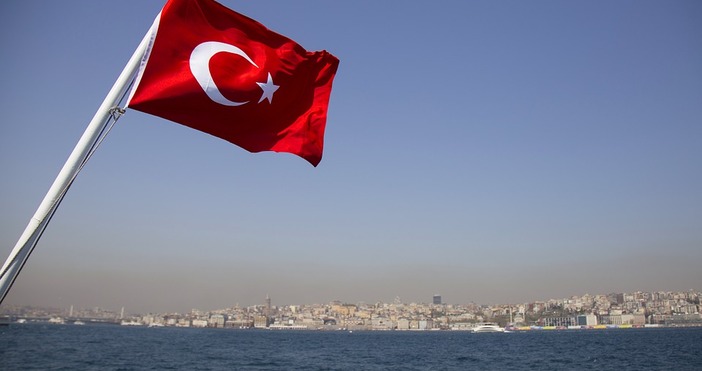 фото: Турция е разпространила ново съобщение до капитаните на кораби в