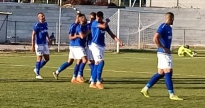 Снимка ПетелВасил Петров е фаворит за нов старши треньор на