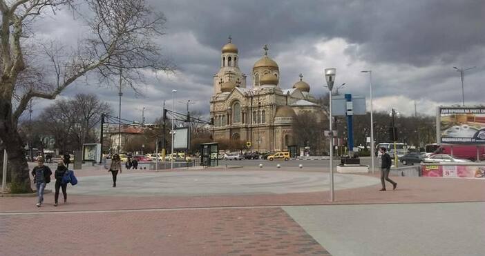 Снимка ПетелПредстои ремонт на покривното пространство и куполите на Катедралния