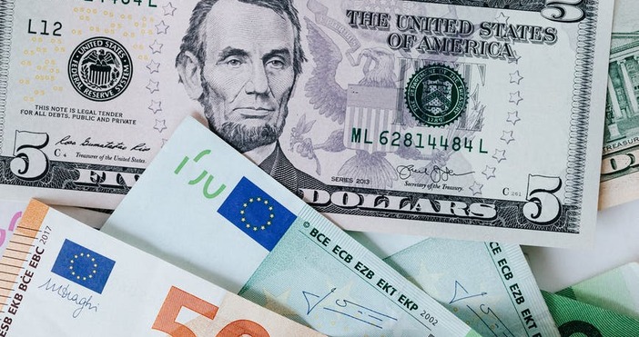 money bgфото  Ръководителите на хедж фондовете възлагат все по големи надежди на еврото