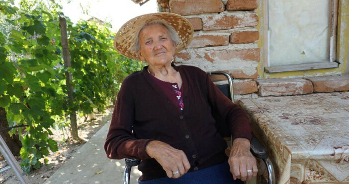 снимка Радио Видин100 години навършва днес баба Надежда Маринова от