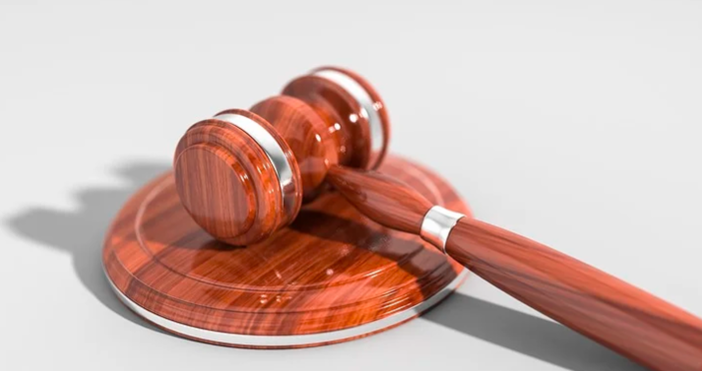 снимка pixabayИранец е осъден на 9 години затвор за обезглавяването на