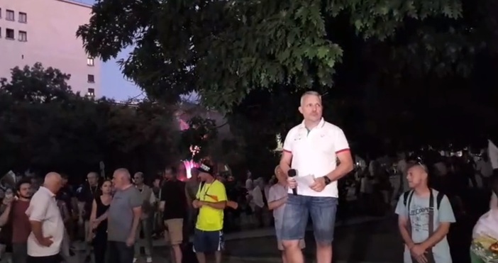 Подготовка за Велико народно въстание тече в социалните мрежи Протестиращите