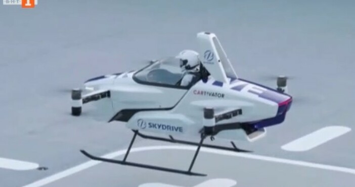 БНТкадър: БНТВ Япония се проведоха успешни тестове на летяща кола.Машината