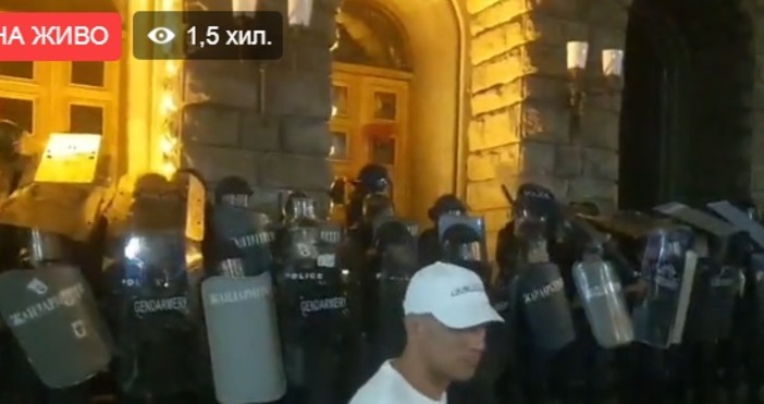 Снимка Андрей ВелчевЕскалация на напрежението в столицата в момента Има