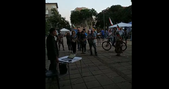 Кадър и видео Варна сега Започна поредния протест срещу правителството