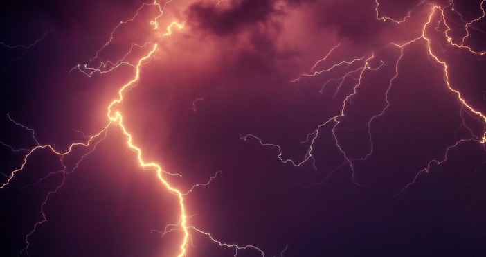 снимка pexelsСвръхмощната тропическа буря Янoс ще удари Гърция до броени часове, съобщи Дарик.Очакваните