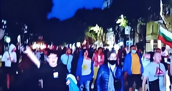 Кадър: БТВВеликото народно въстание се отбелязва и във Варна. Стотици
