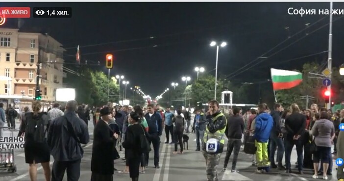 кадър и видео Иво Божков фейсбук В момента демонстрантите в София