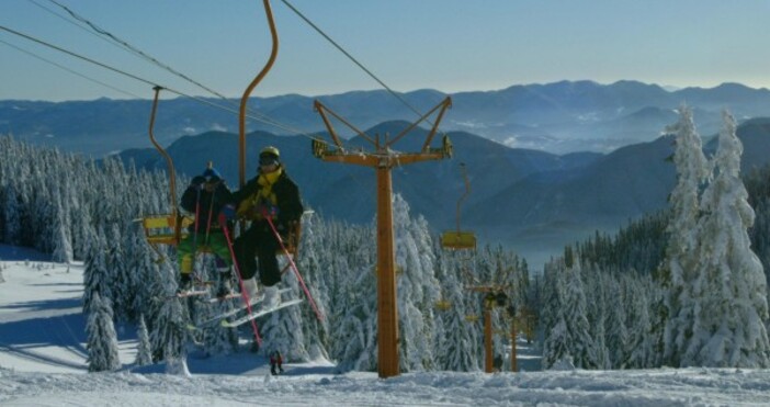 снимка БулфотоСняг заваля на Витоша Дъждът който цял ден не