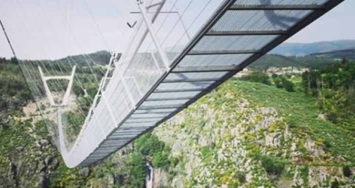  InstagramПортугалия открива най-дългия в света висящ мост за пешеходци, който