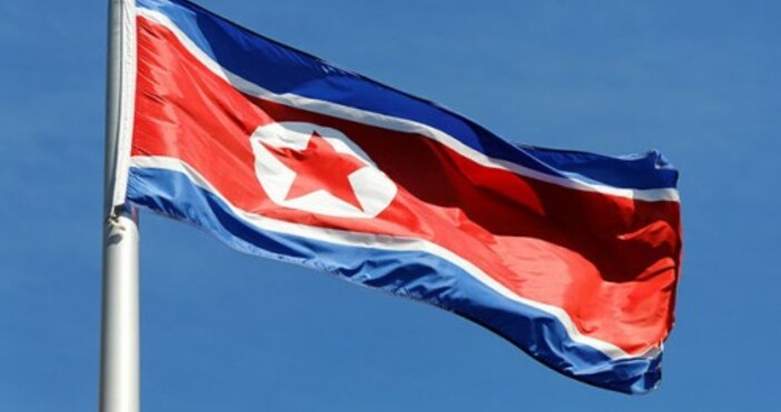 Снимка znamena flagove com75 години от създаването на Корейската трудова партия честват