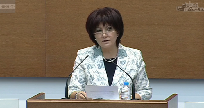 Кадър: БНТНай-обсъжданият човек в Народното събрание днес Цвета Караянчева произнесе реч от